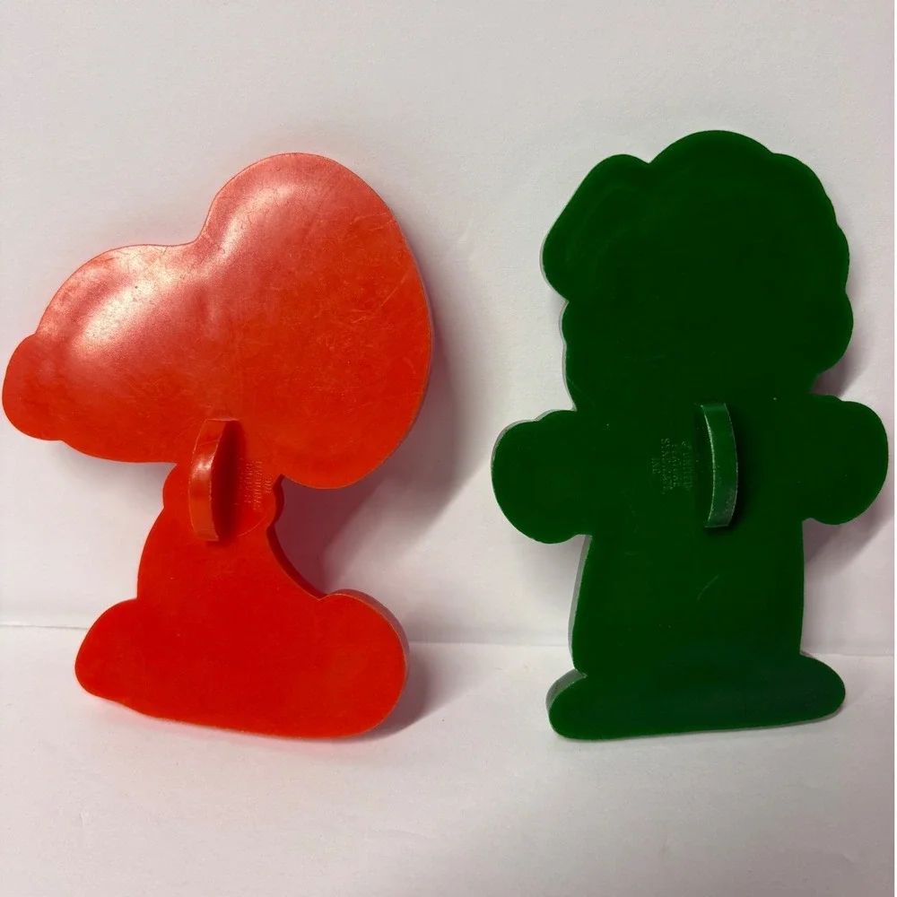 Vintage Peanuts Cookie Cutter Set Snoopy Charlie Brown Lucy Linus Plastic 4pc